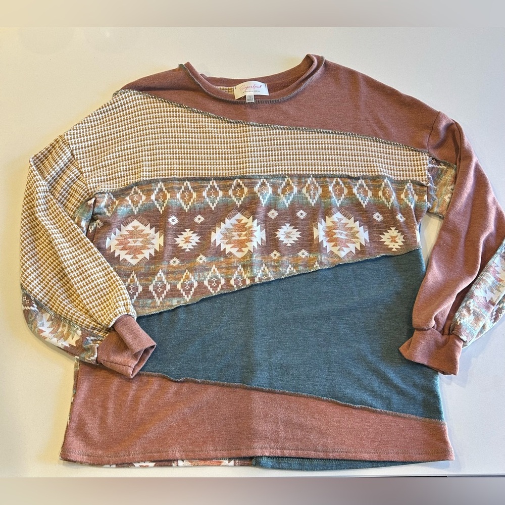Sugarfox Patchwork Two Tone Aztec Outseam top - Picture 3 of 8